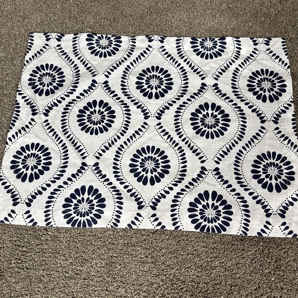 Crate & Barrel Kiran Indigo Medallion Placemat Set of 6 Blue White Cotton 14x19" - Picture 6 of 9